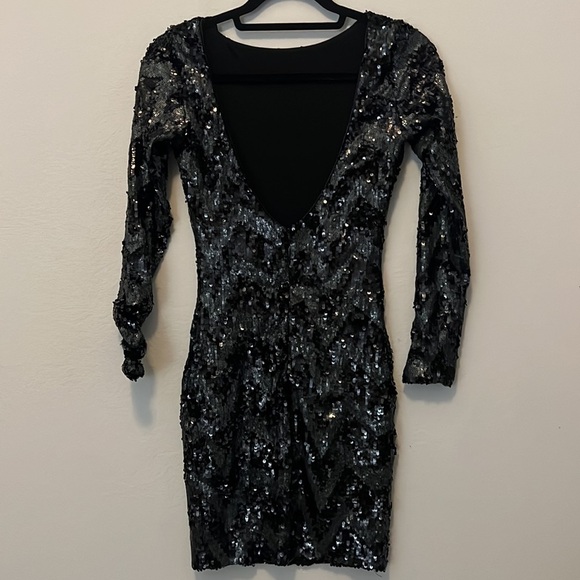 DRESS THE POPULATION 'LOLA' CHEVRON SEQUIN BODY-CON MINI DRESS XS - Picture 7 of 11